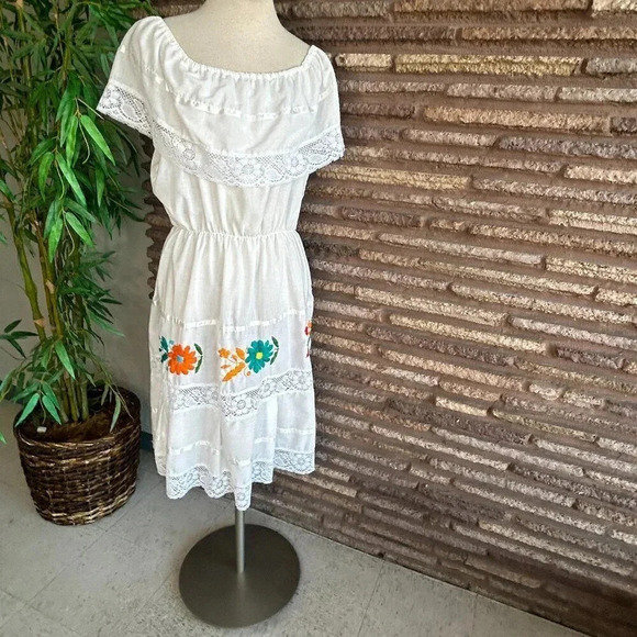 Vintage Mexican White Embroidered Floral Festival Dress - Picture 1 of 9